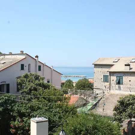 Levantur Hotel *